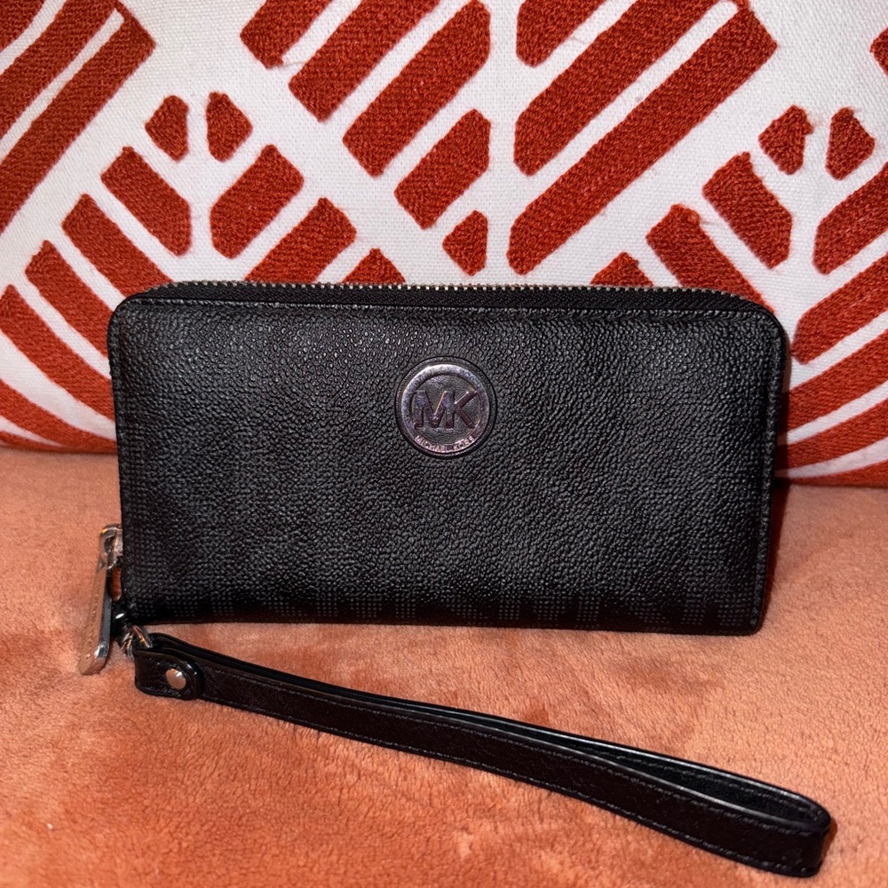 Michael Kors Black Textured Wristlet